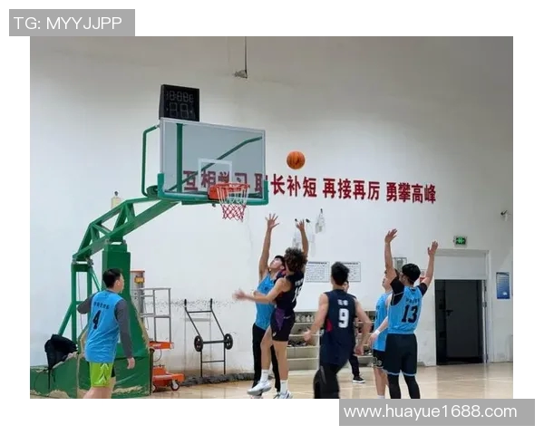 篮球与足球明星同框合影 展现跨界魅力与体育精神的精彩瞬间 篮球与足球明星同框合影 展现跨界魅力与体育精神的精彩瞬间