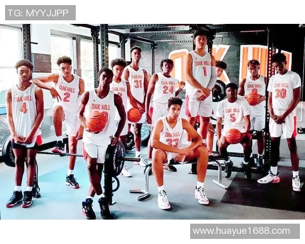 足球球星挑战篮球场展现全能运动天赋精彩对决